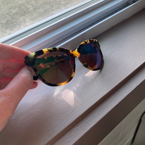 Costa Del Mar Bimini 241 Sunglasses. No case. Polarized lenses. - Picture 2 of 9